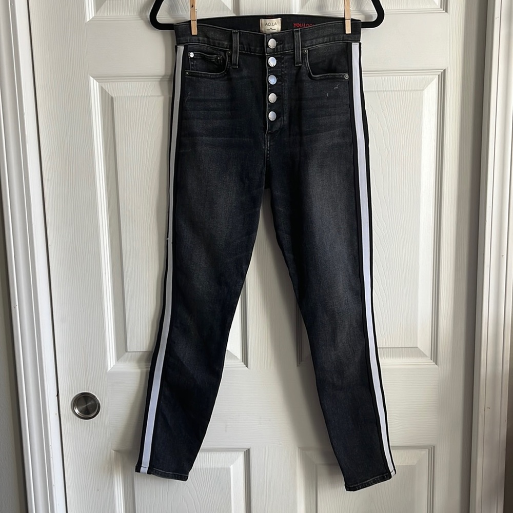 AO.LA Alice + Olivia Good HR Exposed Button Skinny BW Trim / SZ 28
